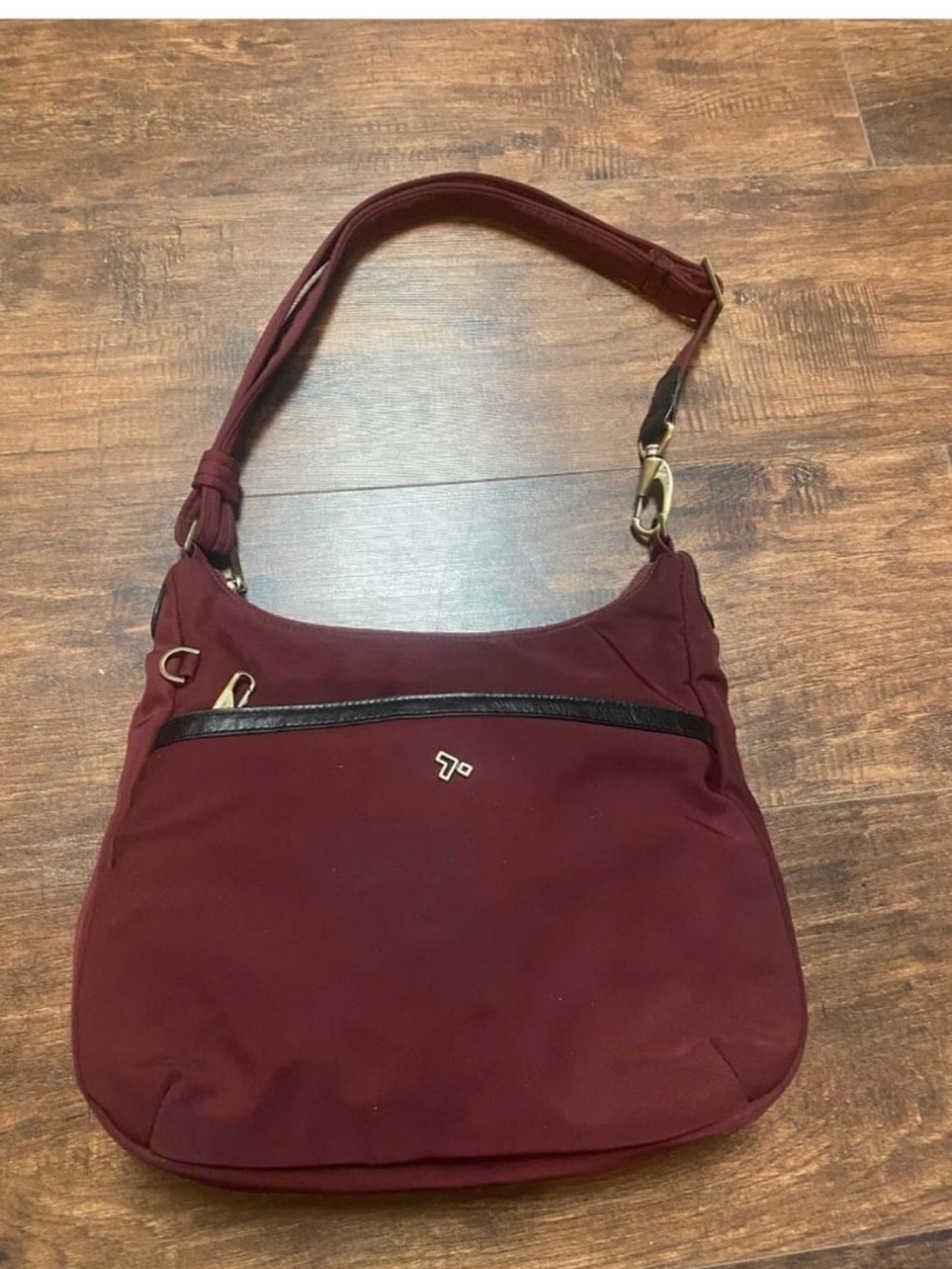 Travelon Anti-Theft Classic Crossbody Bucket Bag Shoulder Bag Wine Nylon